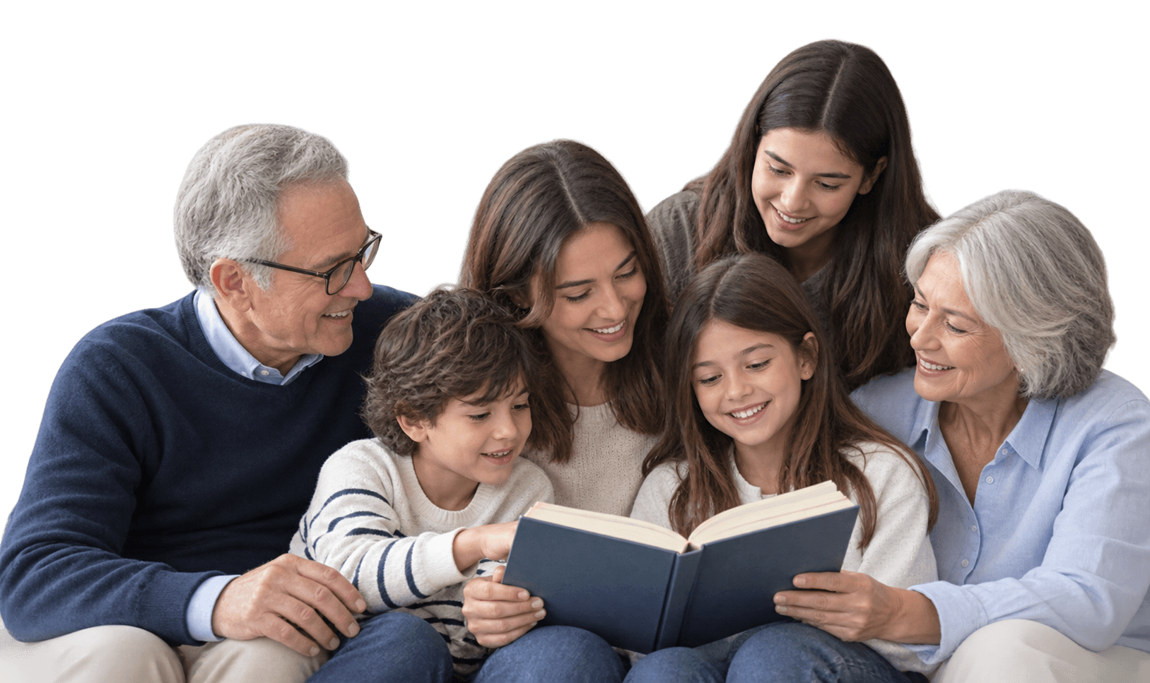 Birlikte kitap okuyan aile